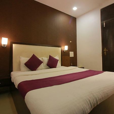 Hotel Modern Mumbai Exterior photo