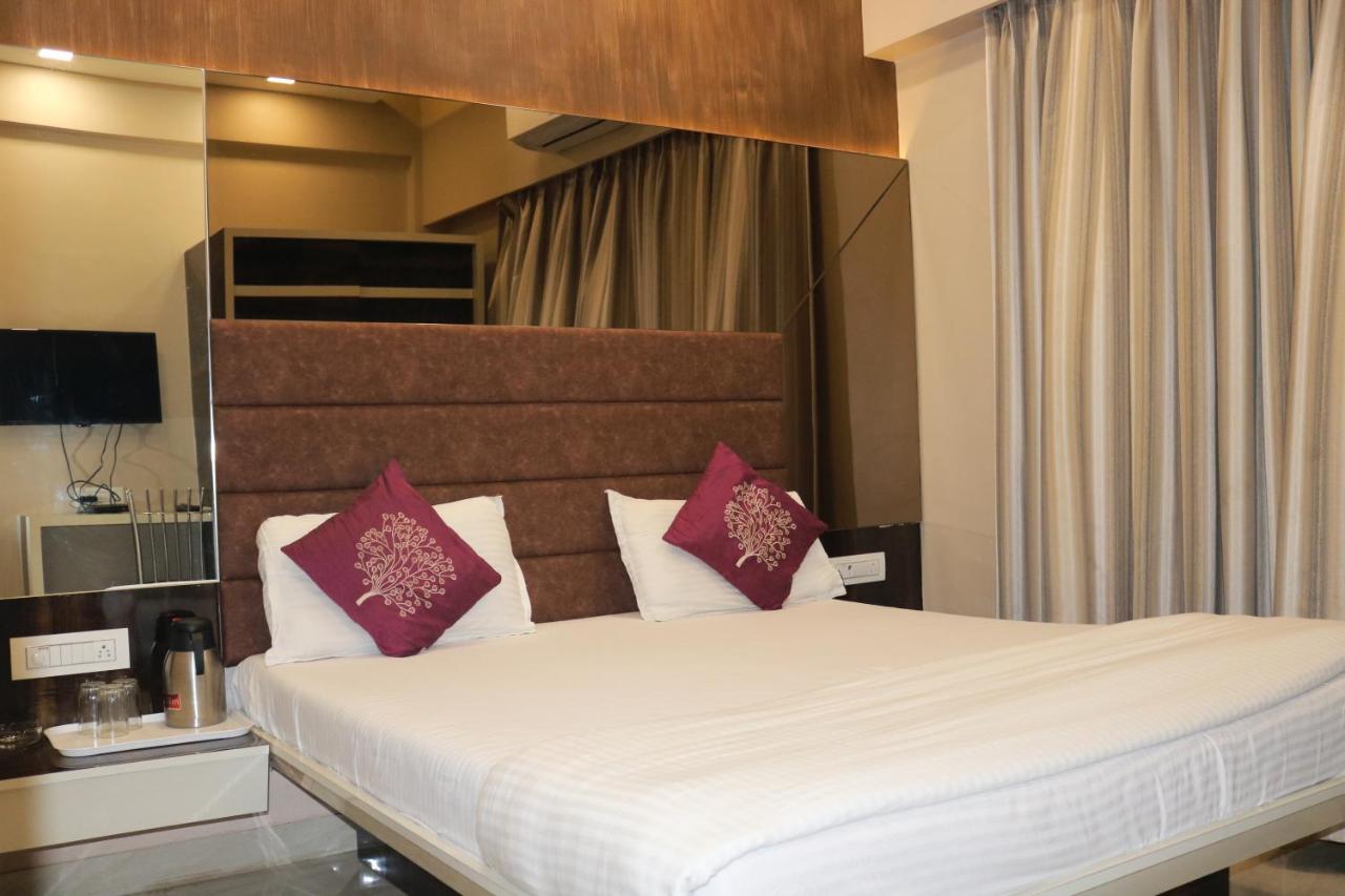 Hotel Modern Mumbai Exterior photo