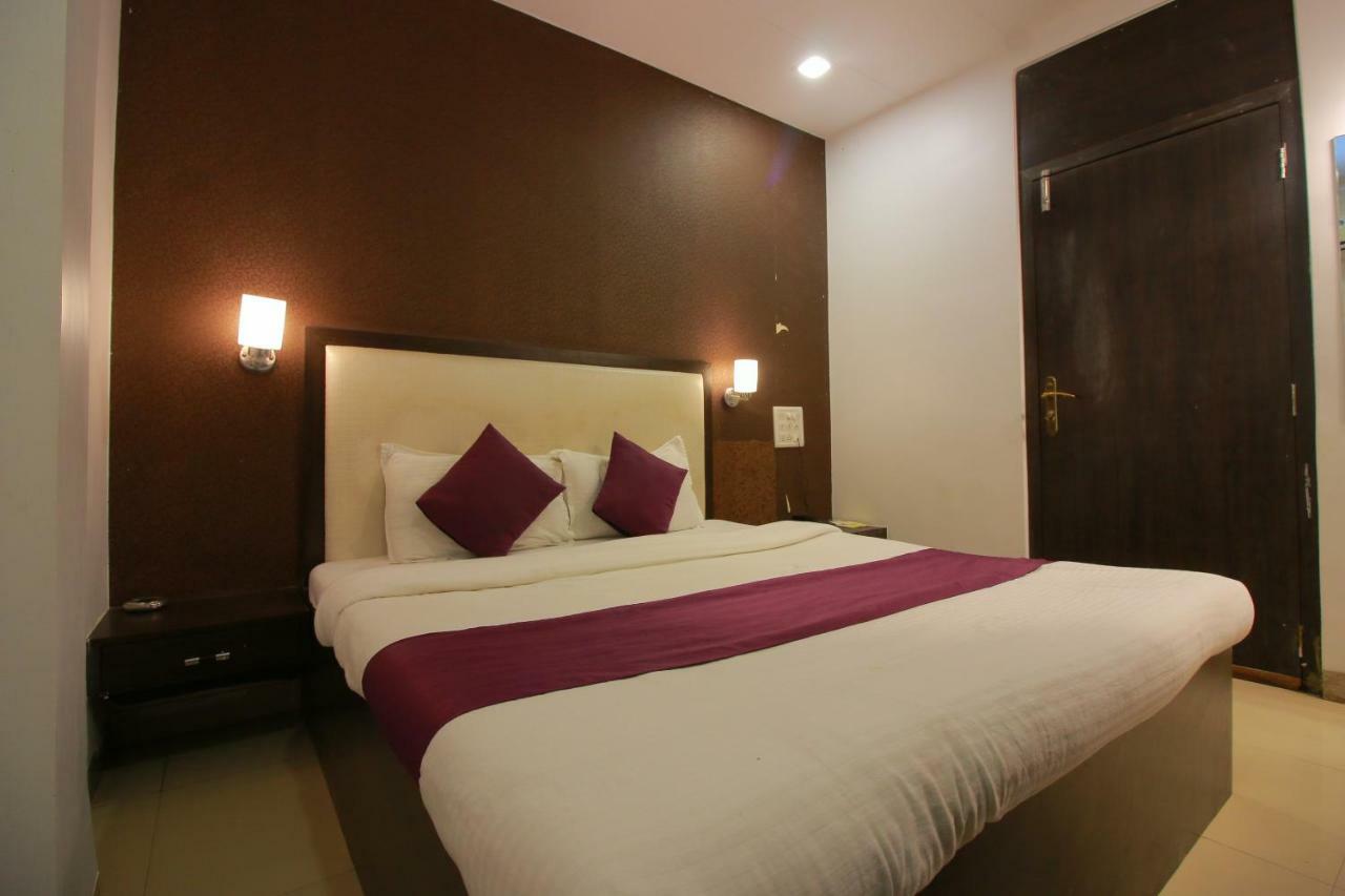 Hotel Modern Mumbai Exterior photo