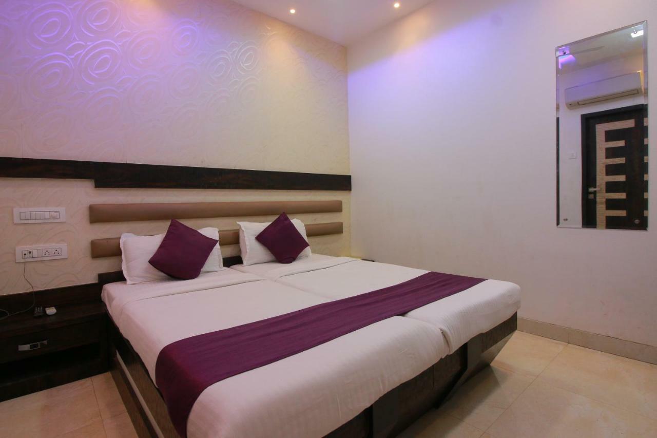 Hotel Modern Mumbai Exterior photo