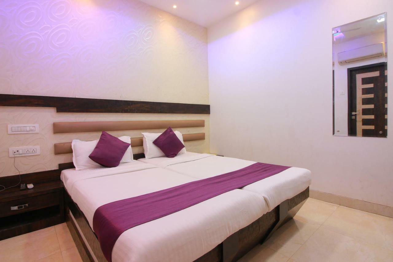 Hotel Modern Mumbai Exterior photo
