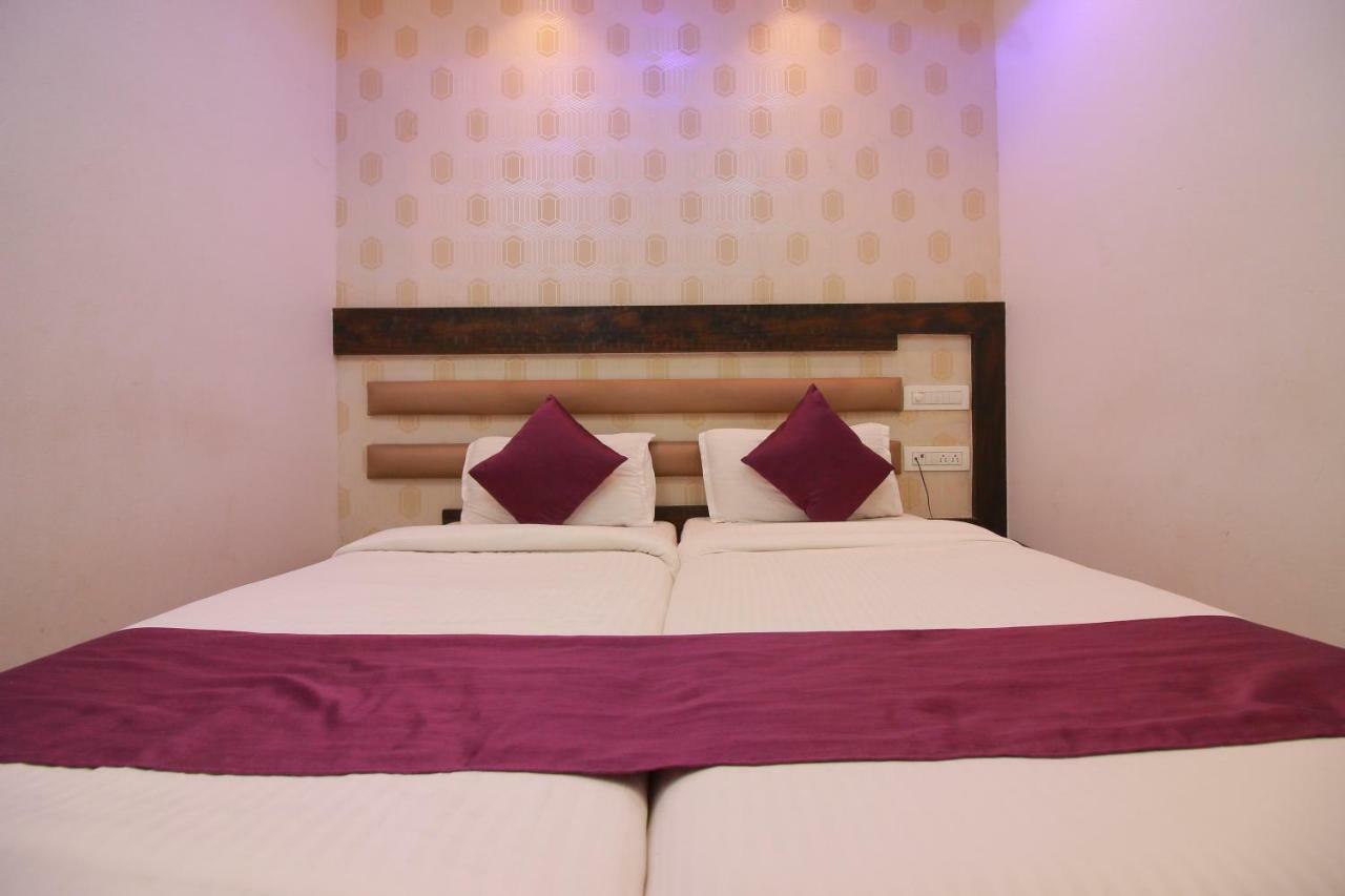 Hotel Modern Mumbai Exterior photo